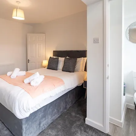 Mortimer House By Cliftonvalley Holiday home *