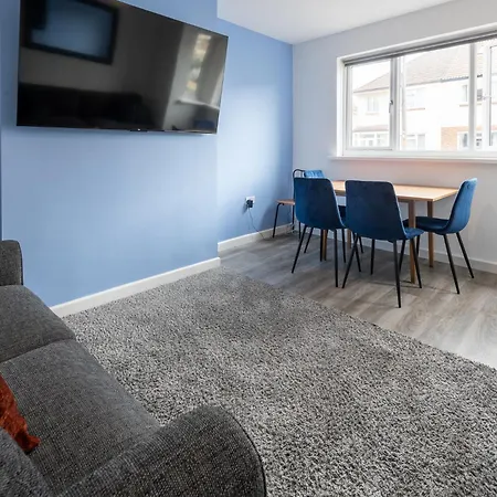 Mortimer House By Cliftonvalley Holiday home