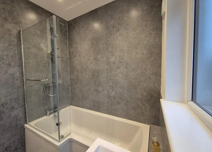 Mortimer House By Cliftonvalley Holiday home