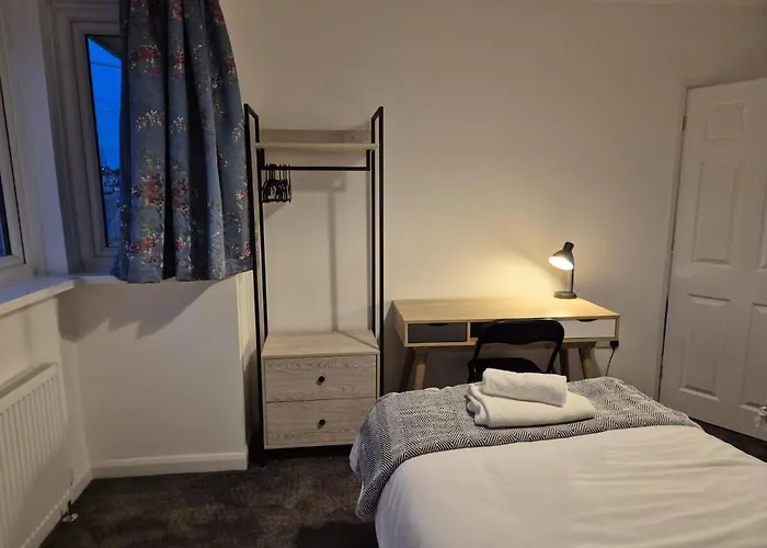 Mortimer House By Cliftonvalley Holiday home *