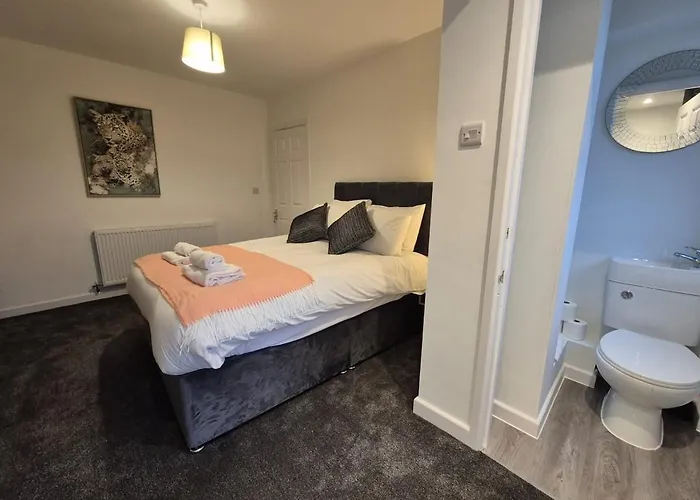 Mortimer House By Cliftonvalley Holiday home *